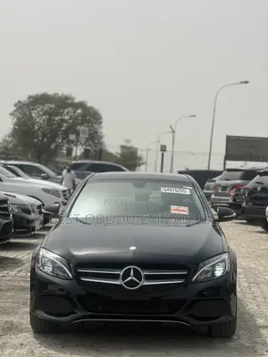 Mercedes-Benz C300 2016 Black