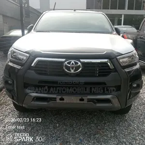 New Toyota Hilux 2025 Black