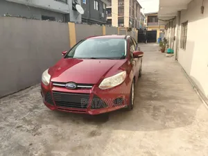 Ford Focus 2014 Red