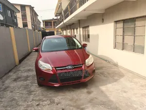 Ford Focus 2014 Red