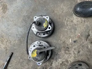Toyota Camry 2004 Rear Hub (Back Hub) Available