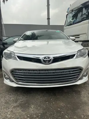 Toyota Avalon XLE Premium Sedan FWD (3.5L 6cyl 6A) 2013 White