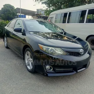 Toyota Camry SE 4dr Sedan (2.5L 4cyl 6A) 2013 Black