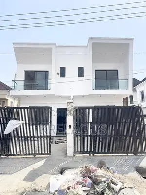 4bdrm Duplex in Chevron for sale