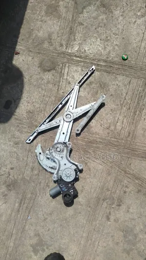 Lexus Nx 300h Right Door Window Regulator