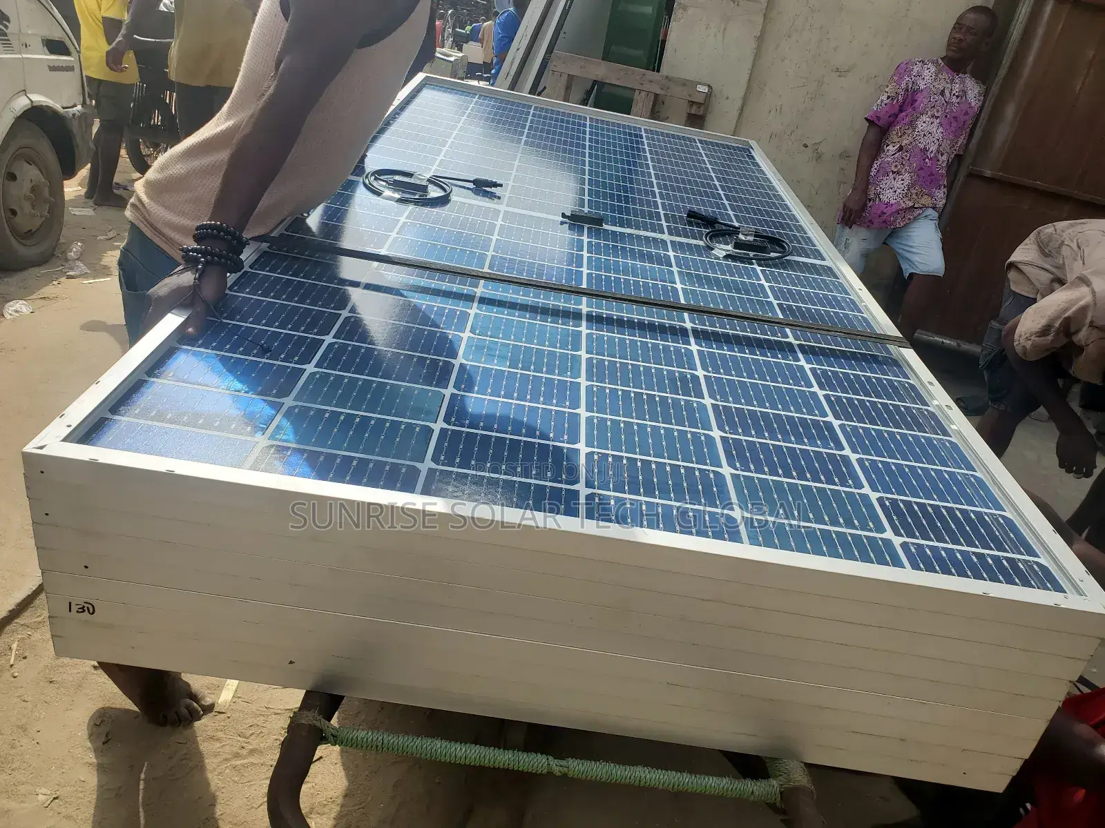 680w Jinko Mono Solar Panel