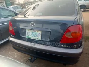 Toyota Avensis 2000 Blue