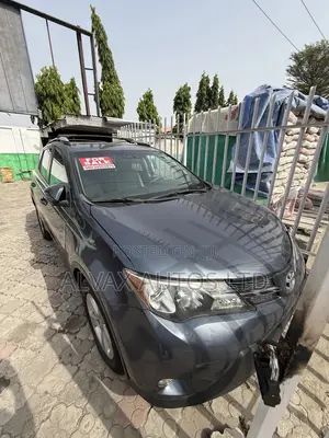 Toyota RAV4 XLE 4dr SUV AWD (2.5L 4cyl 6A) 2014 Blue