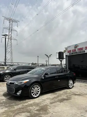 Toyota Avalon XLE Premium Sedan FWD (3.5L 6cyl 6A) 2013 Black