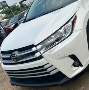 Toyota Granvia 2019