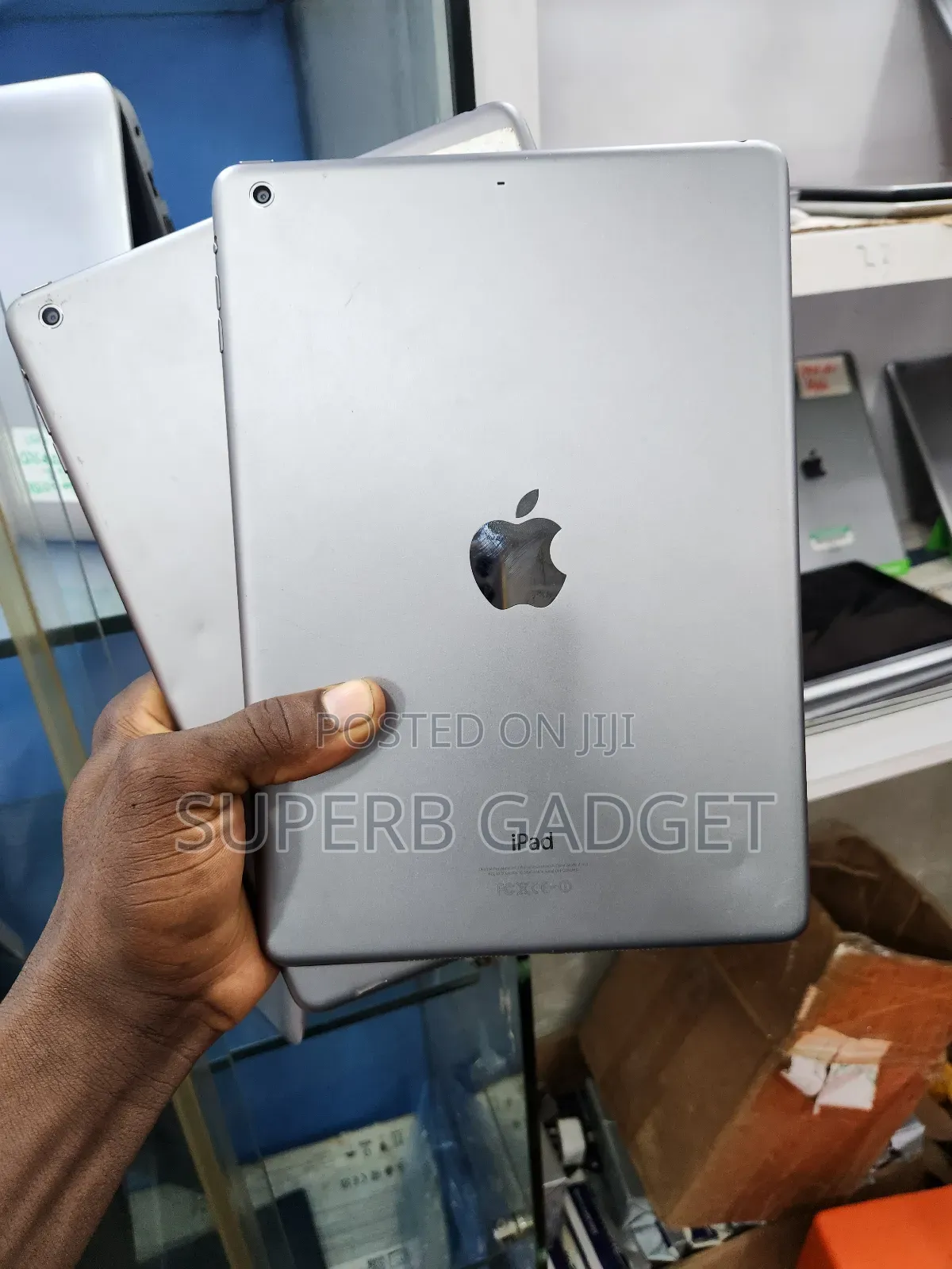 Apple iPad Air 16 GB Gray