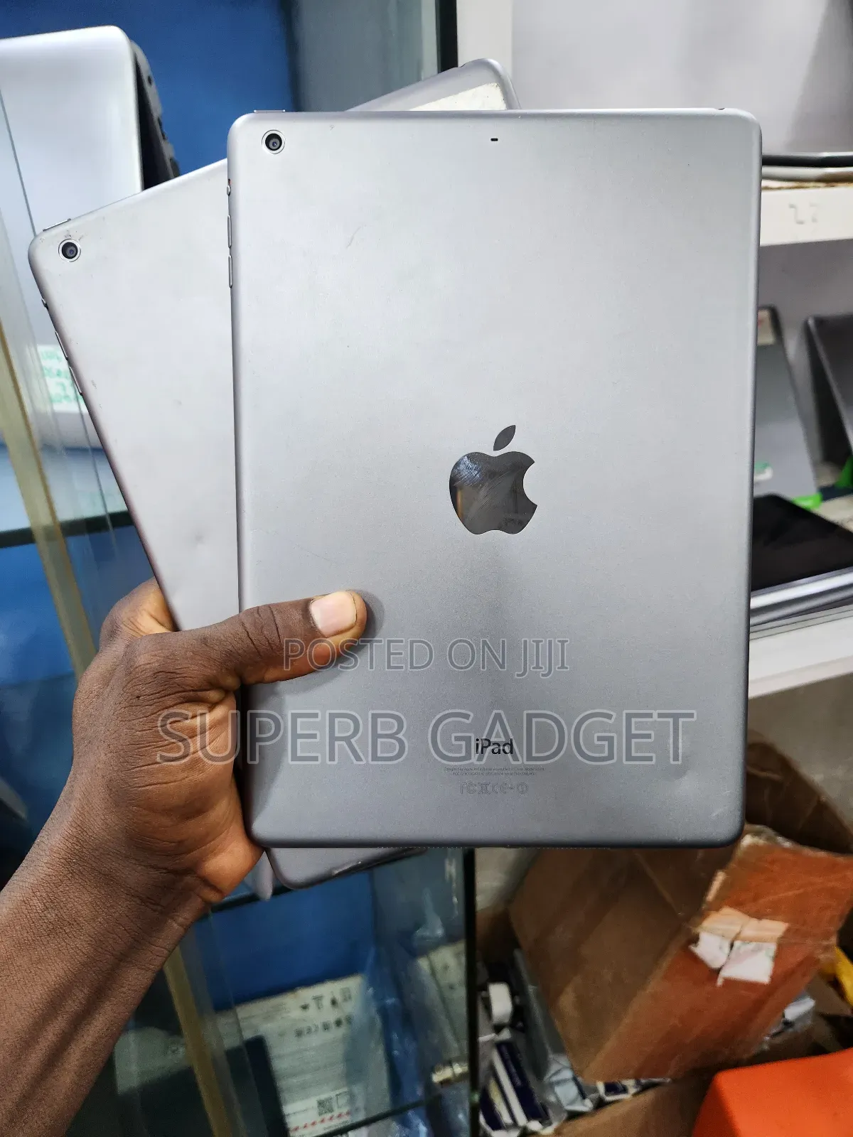 Apple iPad Air 16 GB Gray