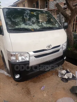 Complete Front Kit Hiace 2015