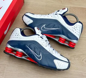 Iconic Nike Sneakers – Comfort Meets Trend”