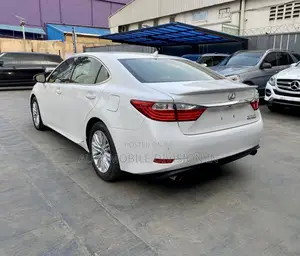 Lexus ES 350 FWD 2014 White