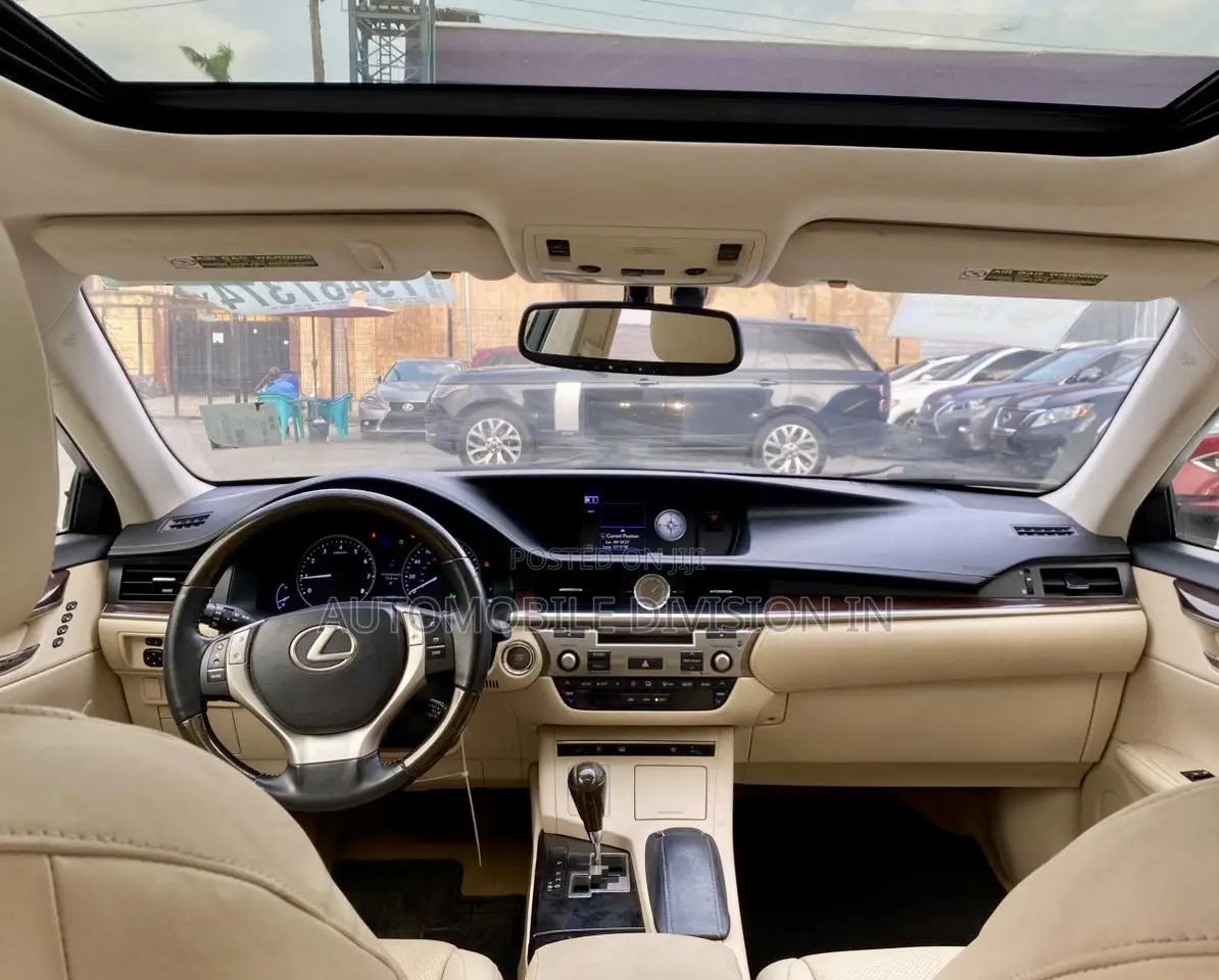 Lexus ES 350 FWD 2014 White