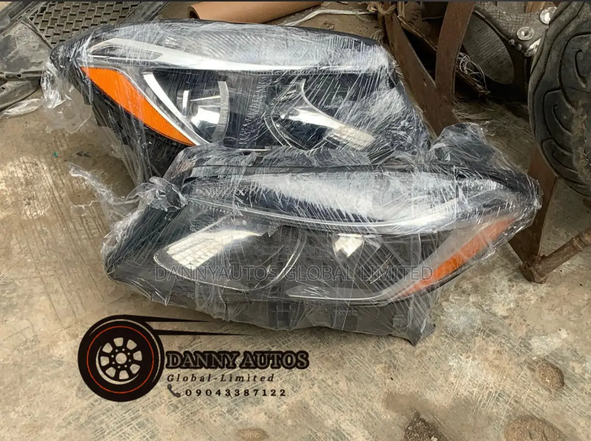 Headlight for Gla 250 2015 Model Halogen Spec