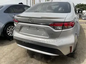 Toyota Corolla LE 2021 Silver