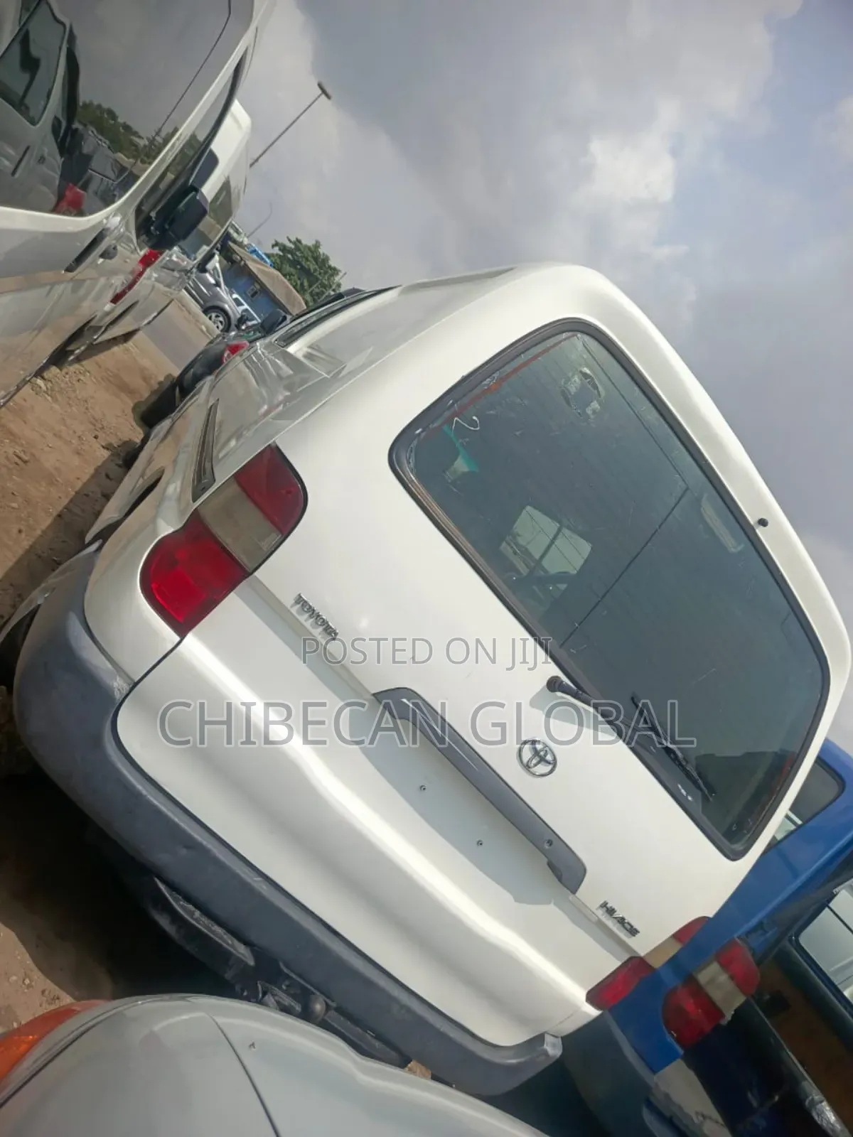 Toyota HiAce 2003 White
