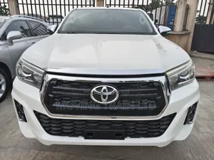 Toyota Hilux SR5 4x4 2019 Off white