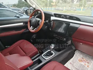 Toyota Hilux SR5 4x4 2019 Off white