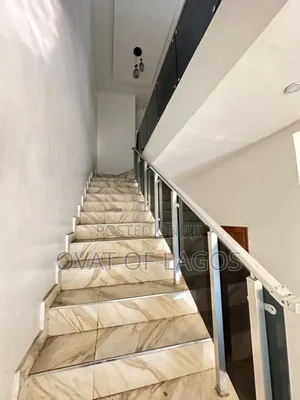 4bdrm Duplex in Chevron for rent