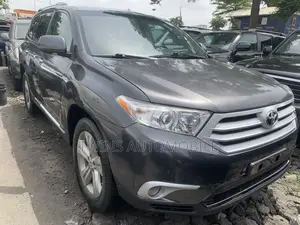 Toyota Highlander Limited 2012 Gray