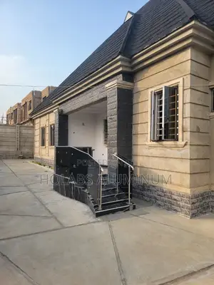Hhandrail With Black Glass