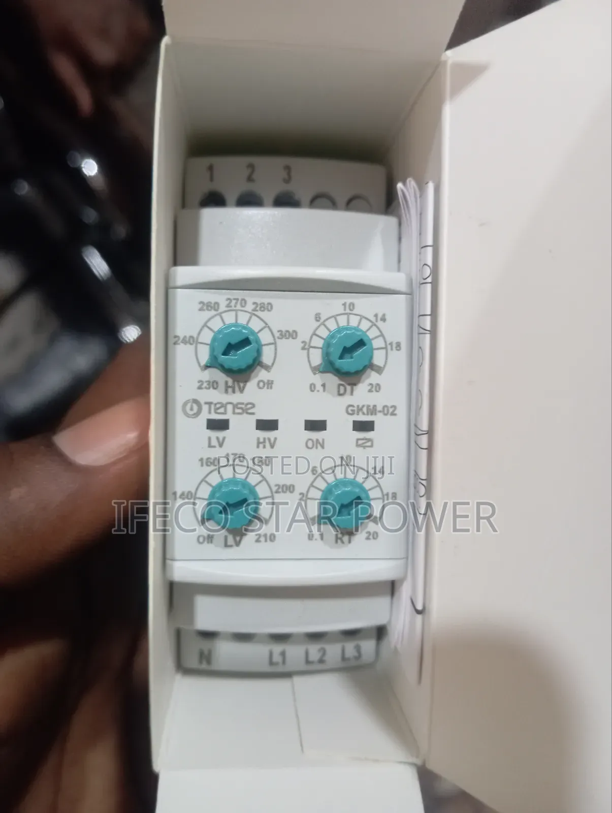 Voltage Monitor Device