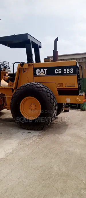 Caterpillar Smooth Drum Roller Cs-563