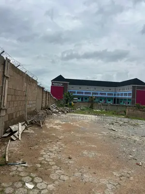 An Acre of Commercial Land, With a Duplex, Warehouse in Oluyole