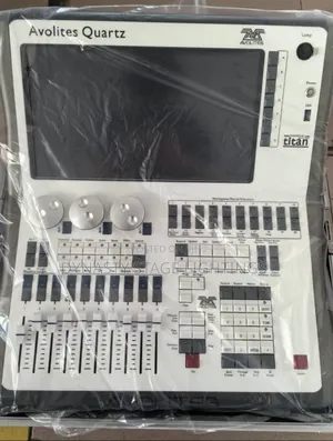 Avolite Quartz Digital Light Mixer With Flight Case