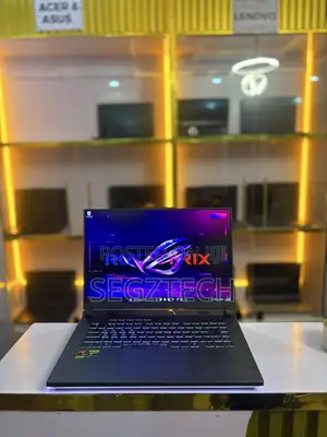 Laptop Asus ROG Zephyrus G16 24GB AMD Ryzen 9 SSD 1T