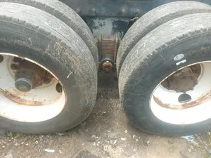 Tokunbo Ch Mack 10 Tyres Head Truck With Spring Suspension