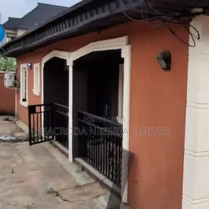 3bdrm Block of Flats in Ipaja / Ipaja for sale