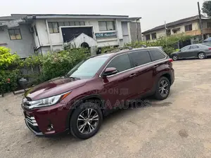 Toyota Highlander LE Plus 2019 Burgundy