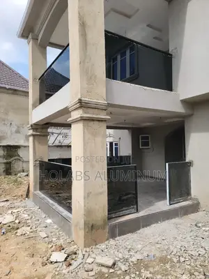 Handrail With Glass