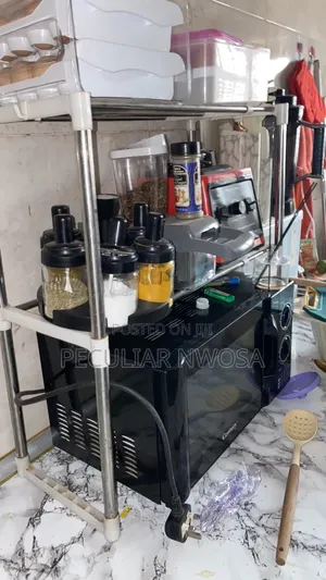 Extendable Microwave Stand