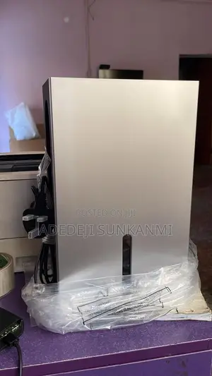 12L Energy Conservation Dehumidifier With Auto Defrost