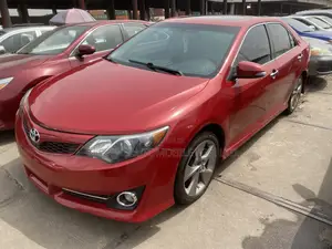 Toyota Camry SE 4dr Sedan (2.5L 4cyl 6A) 2012 Red