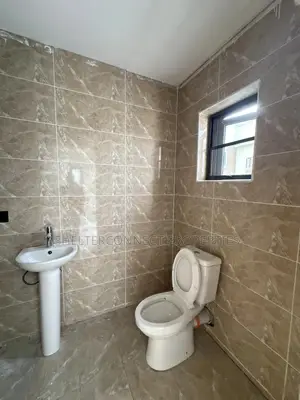 2bdrm Townhouse / Terrace in Lekki Phase 1 for rent