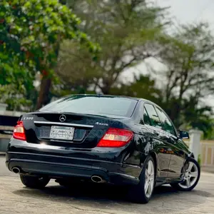 Mercedes-Benz C300 Sport 4Matic Sedan AWD (3.0L 6cyl 7A) 2010 Black