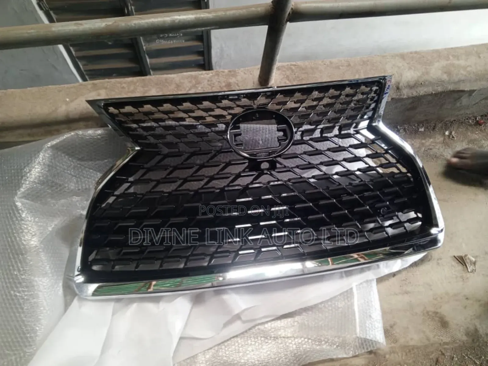 Front Grille for Lexus