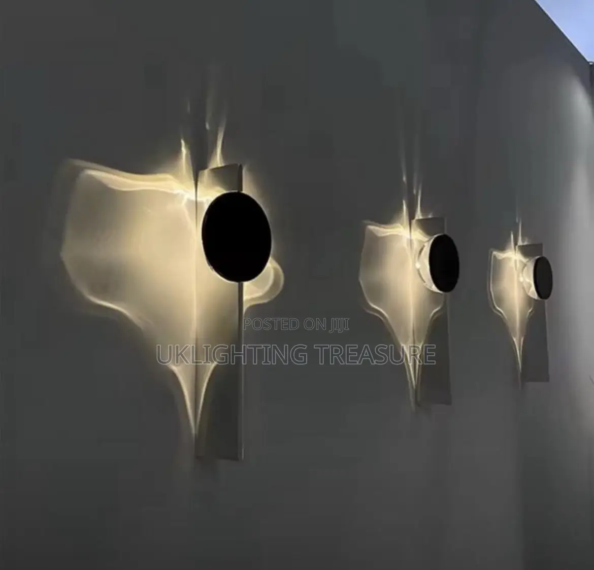 V-Wall Bracket Light