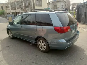 Toyota Sienna 2006