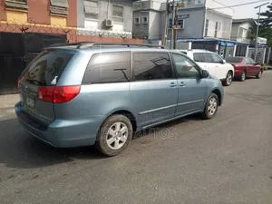 Toyota Sienna 2006