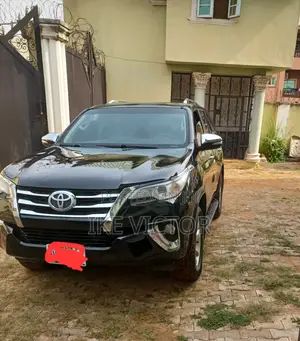 Toyota Fortuner 2017 Black