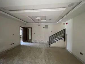 5bdrm Townhouse / Terrace in Maitama for rent
