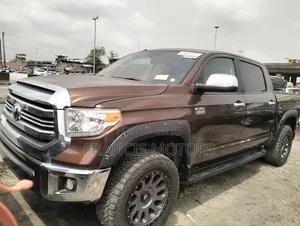 Toyota Tundra 1794 5.7L V8 w/FFV 4x4 CrewMax 5.6 ft. box 145.7 in. WB