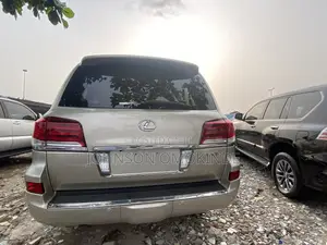 Lexus LX 570 AWD 2016 Gold